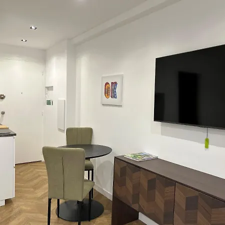 Moderne Balcon, Rue D'antibes- Hyper Centre A0b191 דירה קאן